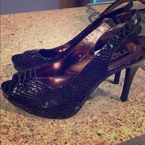 Gorgeous Moda 1” platform “snakeskin” slingbacks